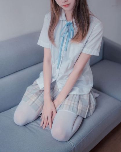 男人吃奶女人裸体_4K手机免费观看完整